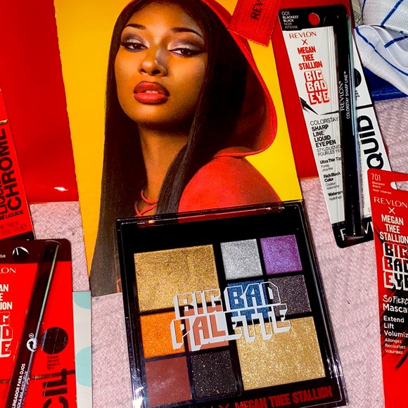 REVLON X MEGAN THEE STALLION MAKEUP SET LG - Picture 7 of 7